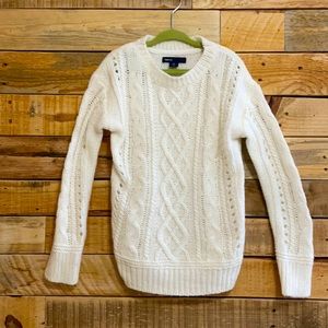 GapKids white knit sweater, child size 6-7.